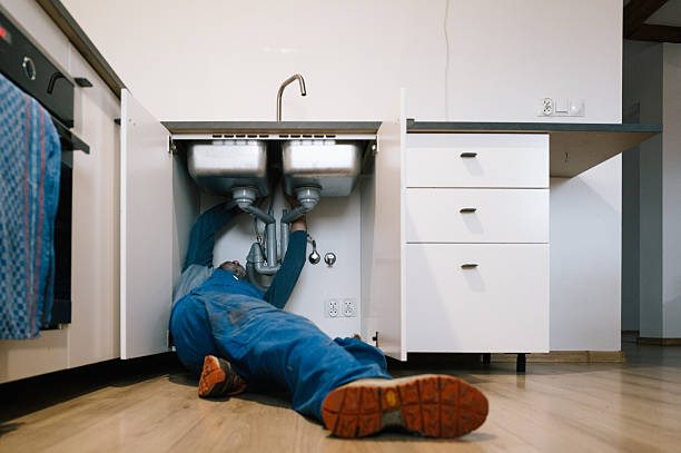 Professional Leak Detection technician working in Middlebury, IN